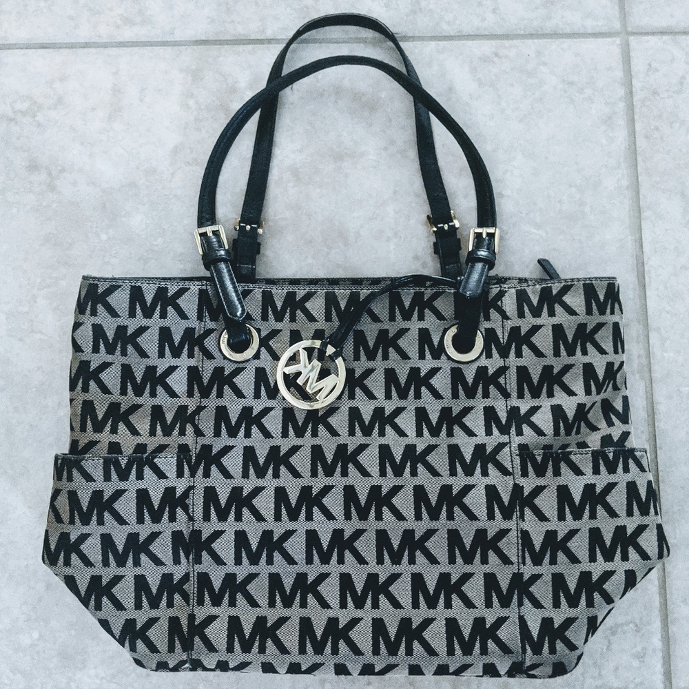 Michael Kors MEDIUM Tote